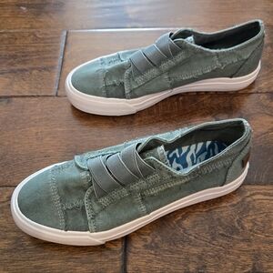 Blowfish Slip On Sneakers Green Size 6